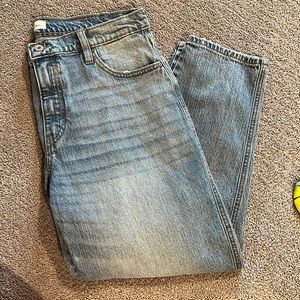 Ava Kancan mom jeans